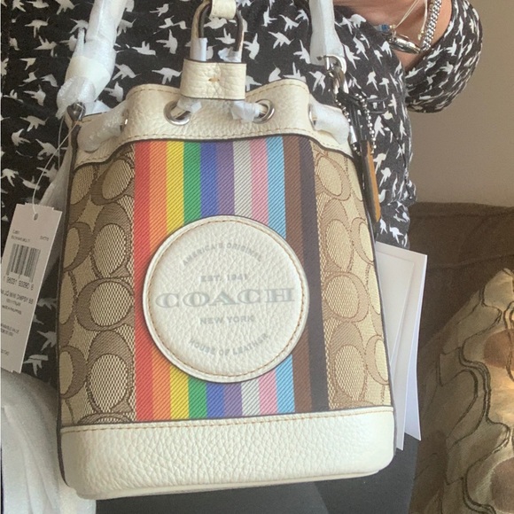 Authentic COACH Signatu jacquard/refined leather rainbow logo drawstrings Crosby - Picture 3 of 13